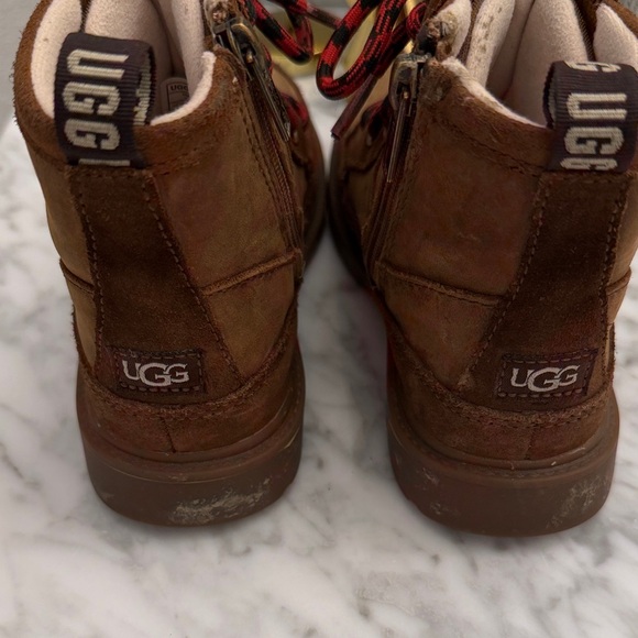 UGG Kids Brown Boots with Red Checkered Laces - Picture 4 of 6